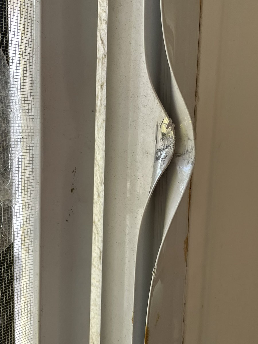 fachu0's tweet image. Sigo en crisis ESCUCHAN A MI HIJA?  Esto es solo segundos 
A nosotros nadie NOS AYUDA, ni ESCUCHA, solos y sobreviviendo Padezco un gobernador PBA que apaña a estos 5 delincuentes @capcentral