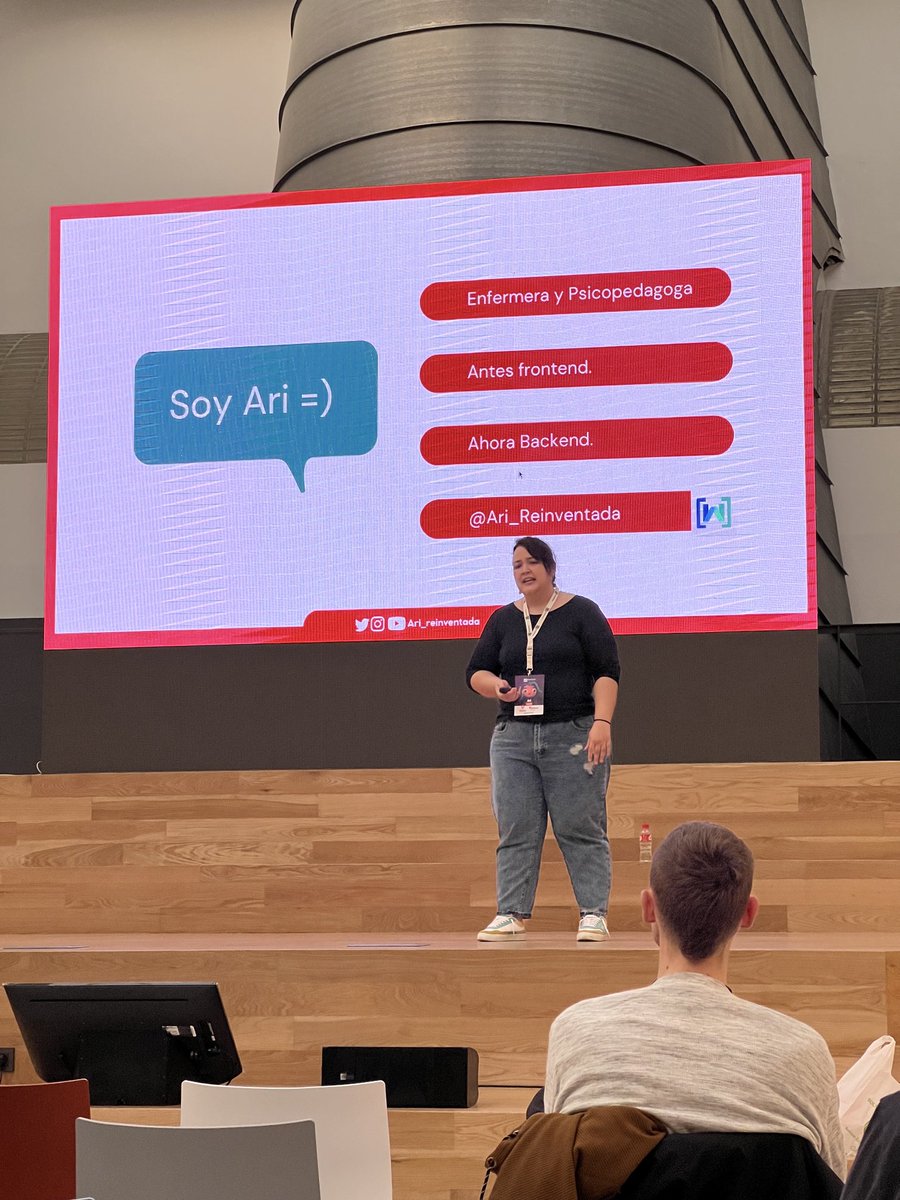 Viendo a ⁦la fantástica <a href="/Ari_Reinventada/">Ari 🤘🏼</a>⁩ en la previa de la ⁦<a href="/BilboStack/">BilboStack Conference</a>⁩ dándonos consejos para afrontar el síndrome del impostor.