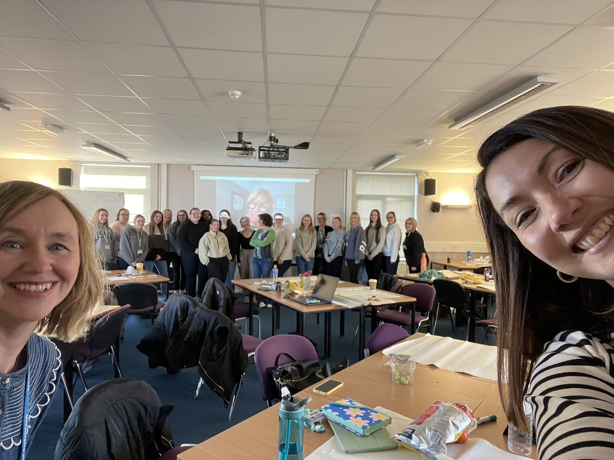 Guest lecturing our future midwifery workforce today on compassion & personalised care planning with a special guest! Can you spot her in the background 😘. Thank you @brightmidwifery & @sheena_byrom. 
@Jo_midwife @DrFeeleyRM @all4maternity @MadwifeKaye @EKHUFTMaternity