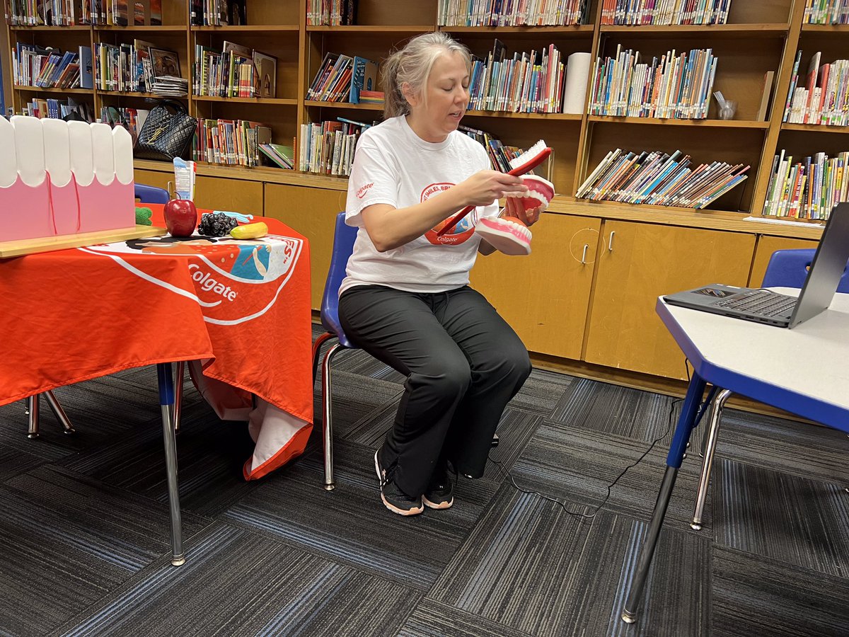 BurnetAllStars's tweet image. ✨✨✨Colgate makes sure our All Stars have a dazzling smile! ✨✨✨ #colgatebrightsmiles @ColgateBSBF @SoniaLoskot @dallasschools