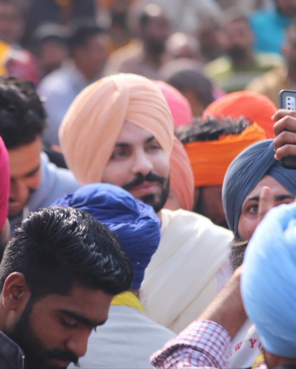 Grewal_84's tweet photo. ਓਸੇ ਰਾਹ ਵਲ ਜਾਈਏ ਬਾਹੂ, ਜਿਸ ਥੀਂ ਖ਼ਲਕਤ ਡਰਦੀ ਹੂ । (ਸੁਲਤਾਨ ਬਾਹੂ) https://t.co/KvSQohKzyS