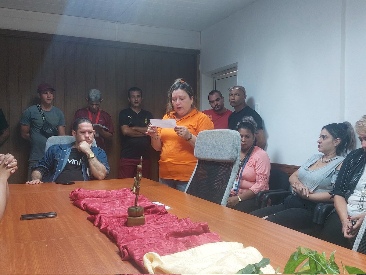 Serconi2022's tweet photo. Desarrolla hoy Serconi Matutino Especial por el 171 aniversario del natalicio de José Marti Pérez y 85 años de creada la CTC. 
#171aniversariojosemarti
#85ctc
#gentequesuma
#serconiproyectadoeste2024
@cubaniquel1 
@SerconiYasel https://t.co/0BvenKDLcE