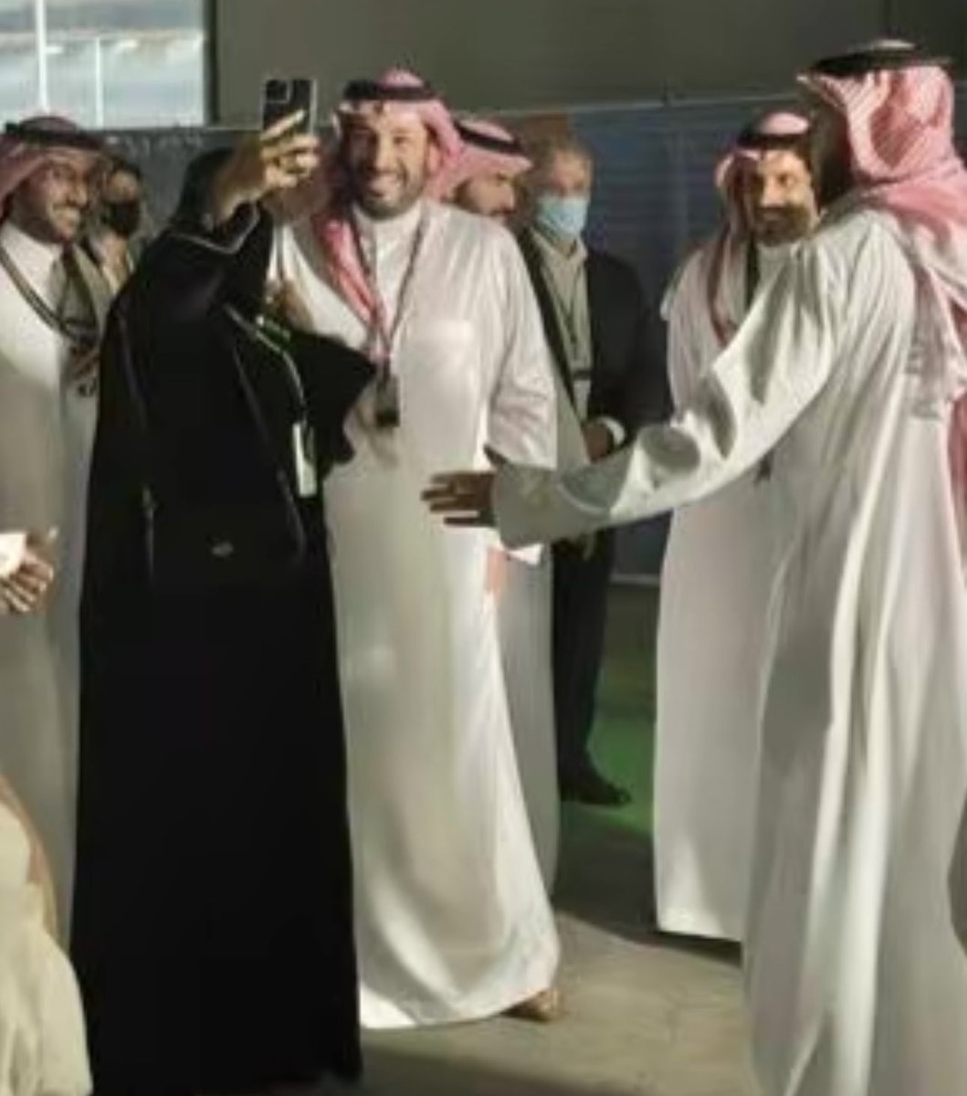 l__a10's tweet photo. بنت المحظوظة أخذت حظوظنا كلنا ❤️❤️❤️❤️. https://t.co/ROKJ8wmcGO