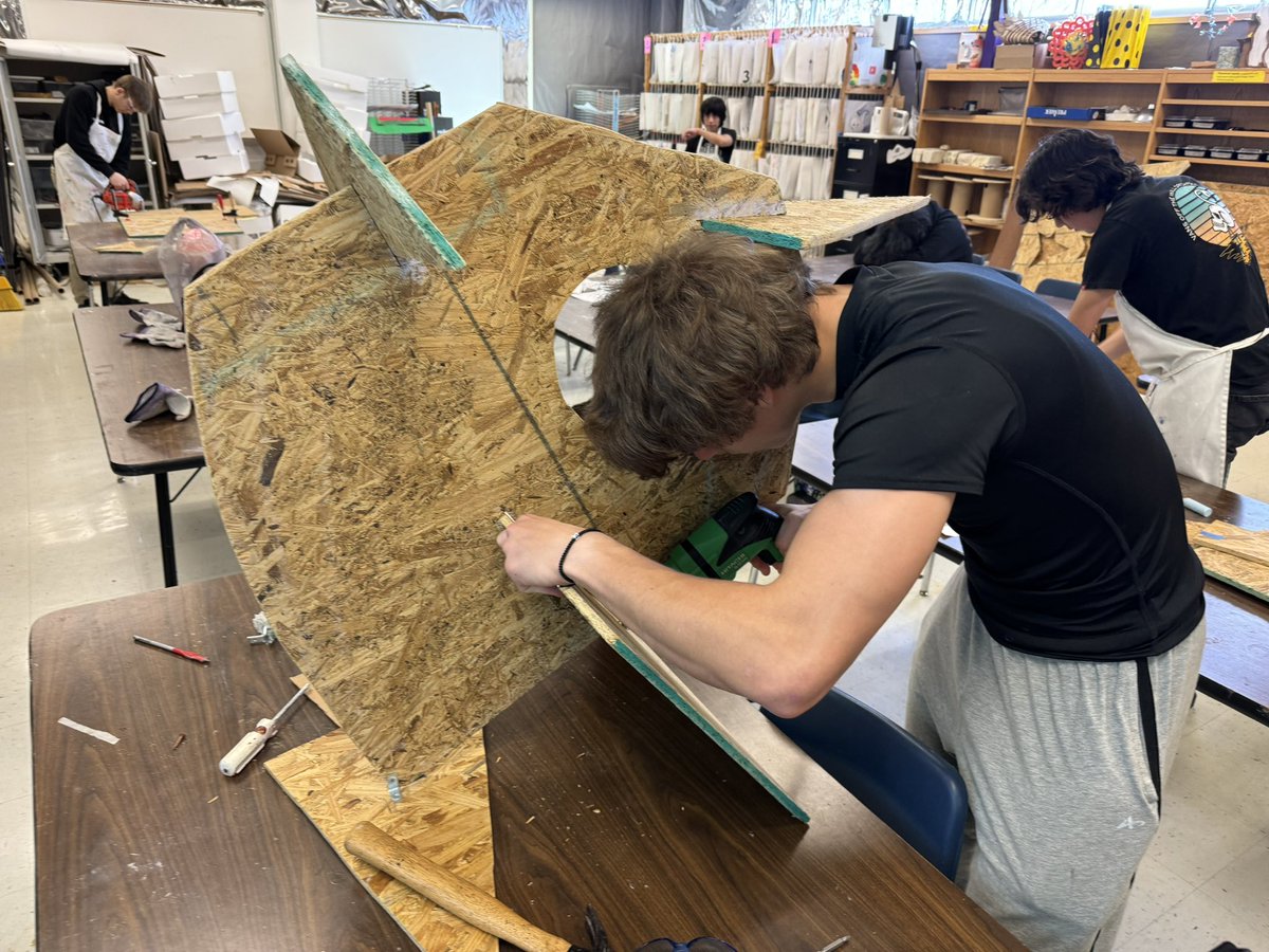 …meanwhile…back at the sculpture ranch…we’re busy bees.