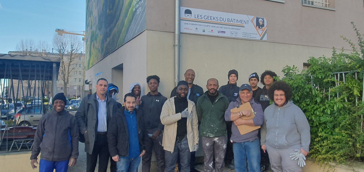 🚀 Lancement de la #formation des Geeks du Bâtiment à  <a href="/Corbeil91100/">Corbeil-Essonnes</a>  avec le #CFP <a href="/grandparissud/">Grand Paris Sud</a>, au cœur du quartier des Tarterêts.
Un accès à une formation qualifiante ou un emploi dans la maintenance de #bâtiment en 3 mois!
<a href="/iledefrance/">Région Île-de-France</a> <a href="/saintgobain/">Saint-Gobain</a> <a href="/LesResidences/">Les Résidences Yvelines Essonne</a> #emploi