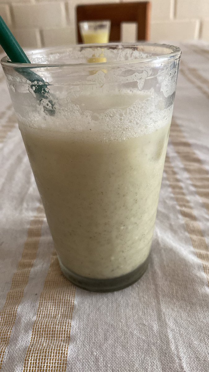 desyuno:
matcha con leche de almendras
58 kcal