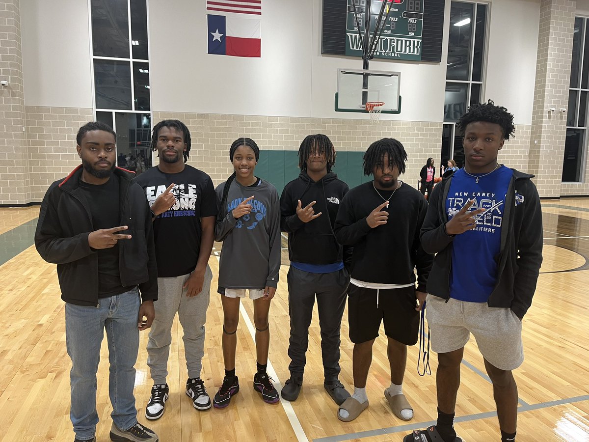 🙏🏽Grateful for brothers who always have <a href="/kaycie_hanks/">Kaycie Hanks</a> back, teaching her life's game. 🥲🥰#FamilyLove <a href="/KaydenCooper9/">9.</a> <a href="/DayWilson7_/">7 ✞</a> <a href="/1VonWilson/">Dravon Wilson</a> <a href="/DIJONLEWIS0/">DIJON LEWIS</a>