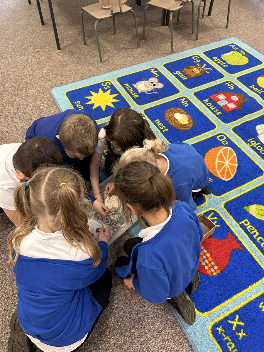 DeltaGoldthorpe's tweet photo. Year 2 have LOVED being palaeontologists this afternoon. We have been investigating different fossils and using dinosaur bones to discover what different dinosaurs might have looked like. 🦖🦕 #HistoryatGoldthorpe @Mrs_ACarlin https://t.co/R7P9kszlOm