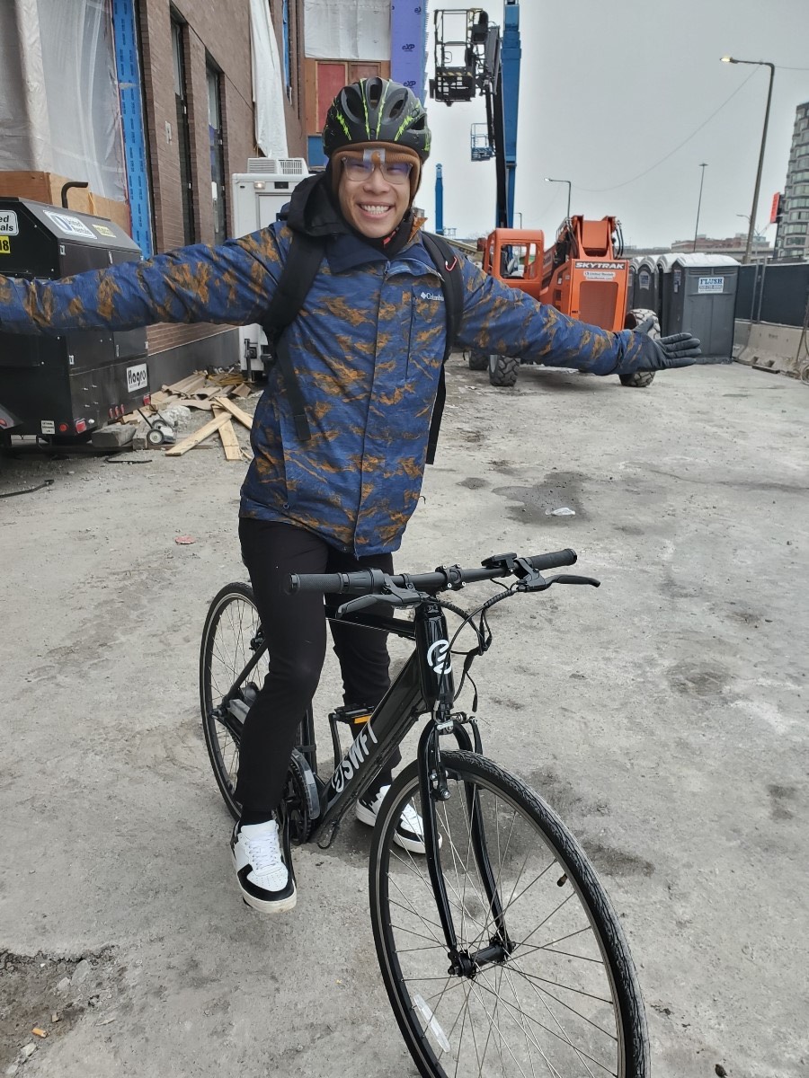 Boston_CEC's tweet image. 🚲 Chinatown, Downtown and Leather District Liaison Chulan Huang rode his bike to the Josiah Quincy School for a construction site visit with the Boston Transportation Department, Boston Public Schools and the MassDOT Safe Routes to School program.