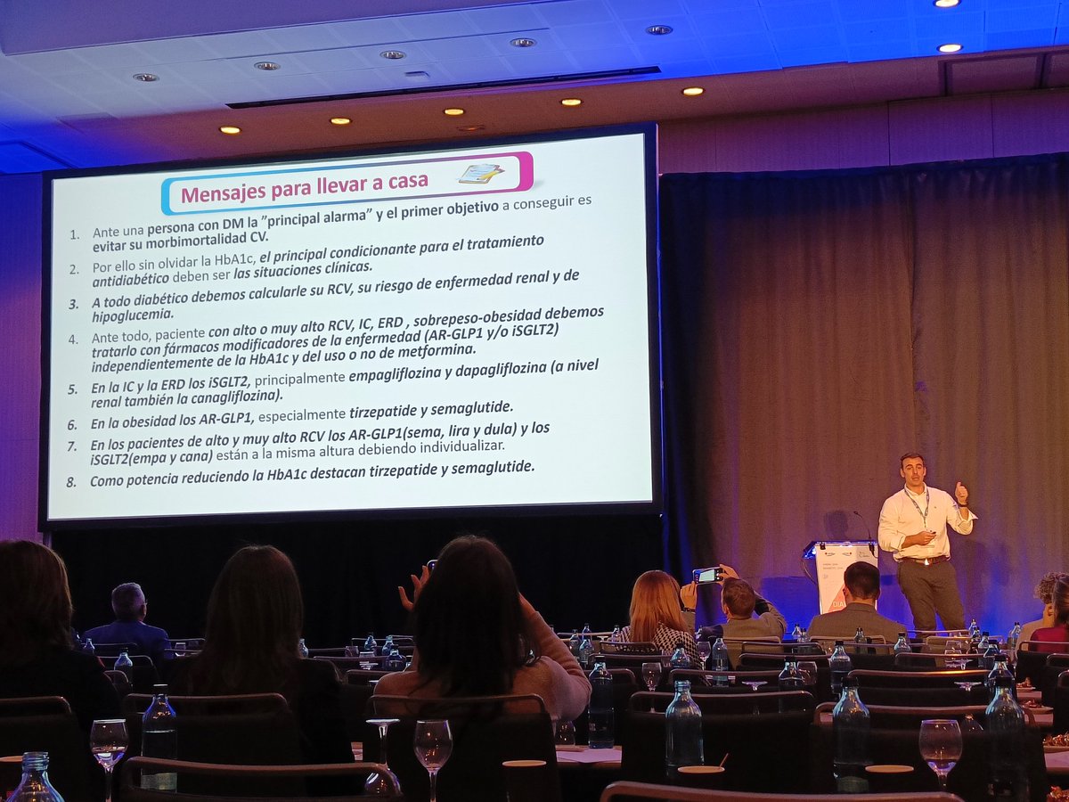 Nueva actualización 2024 del algoritmo para el tratamiento de la diabetes mellitus tipo 2, presentado por <a href="/chemachir/">Chema Fernandez</a>

👉🏼🔗 fesemi.org/publicaciones/…

#18DM_SEMI <a href="/Diabetes_SEMI/">GT-SEMI Diabetes, Obesidad y Nutrición #17DM_SEMI</a> <a href="/Sociedad_SEMI/">Sociedad Española de Medicina Interna</a>