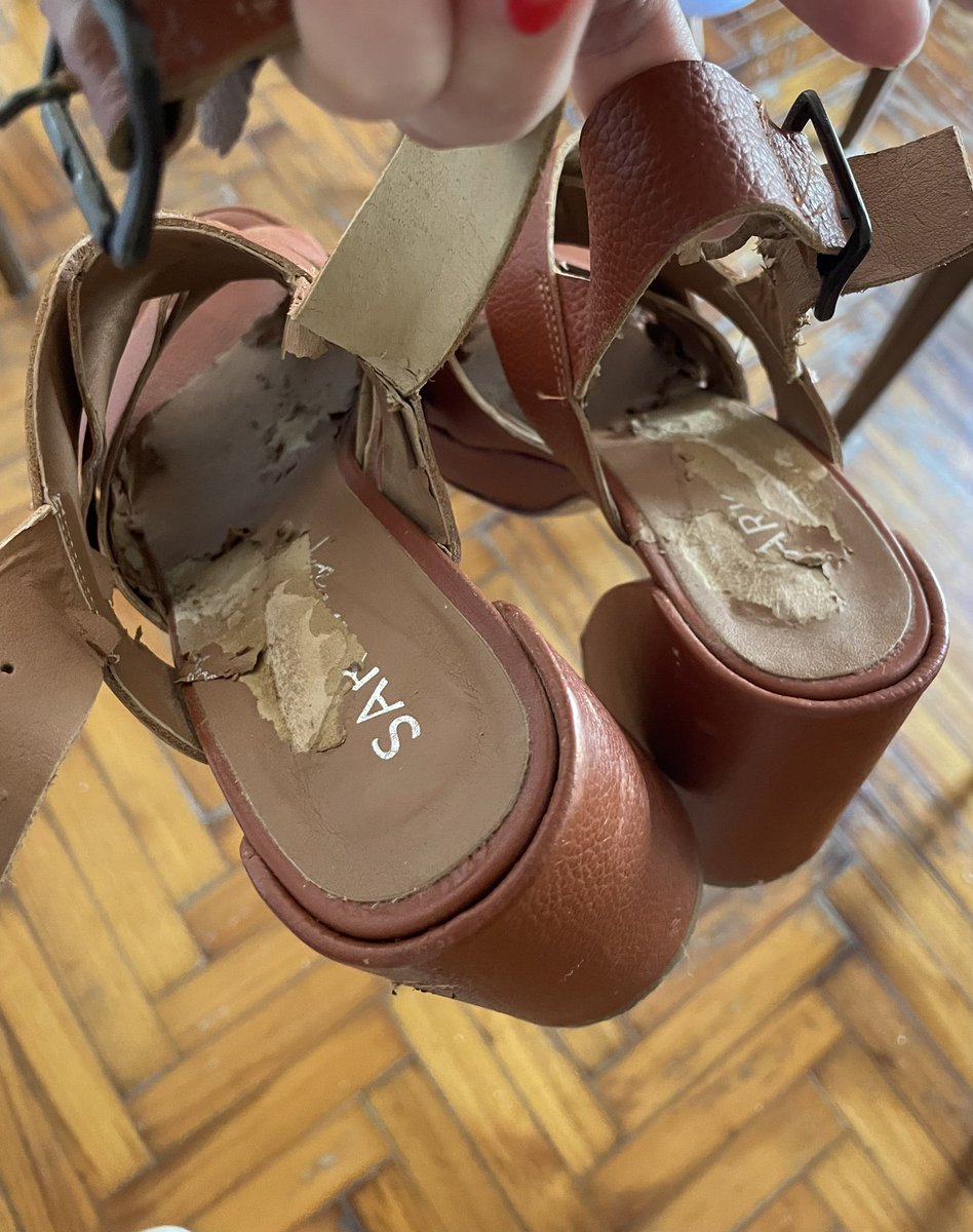lenitademico's tweet photo. Comprá Sarkany decían… 3 usos tienen 🫠@RickySarkany son divinas pero se me deshacen al andar… https://t.co/OAm8V2BLcs