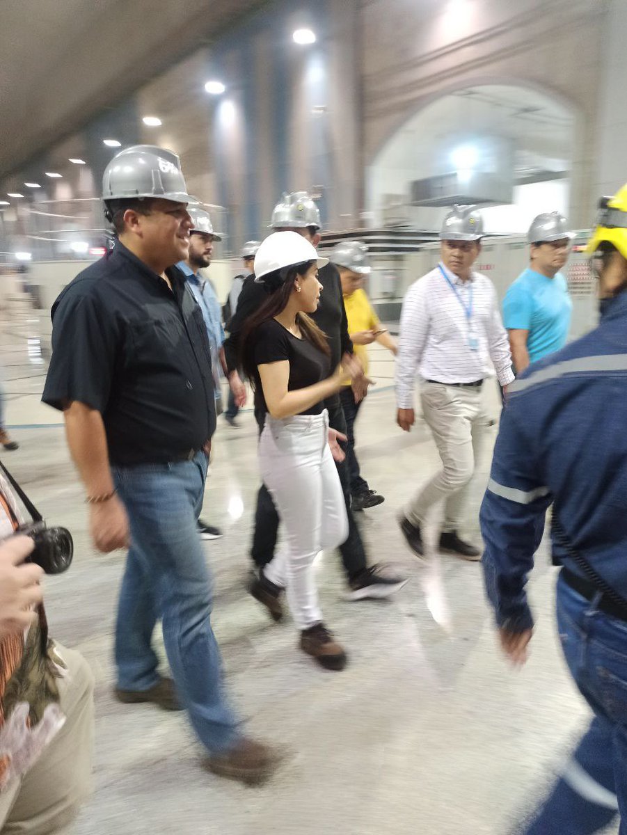 pameaguirre1's tweet image. El día de hoy que hemos decidido visitar #CocaCodoSinclair es el Día Internacional de la Energía Limpia. Esta central hidroeléctrica está 100% operativa y produce el 40% de energía limpia al país. 💡