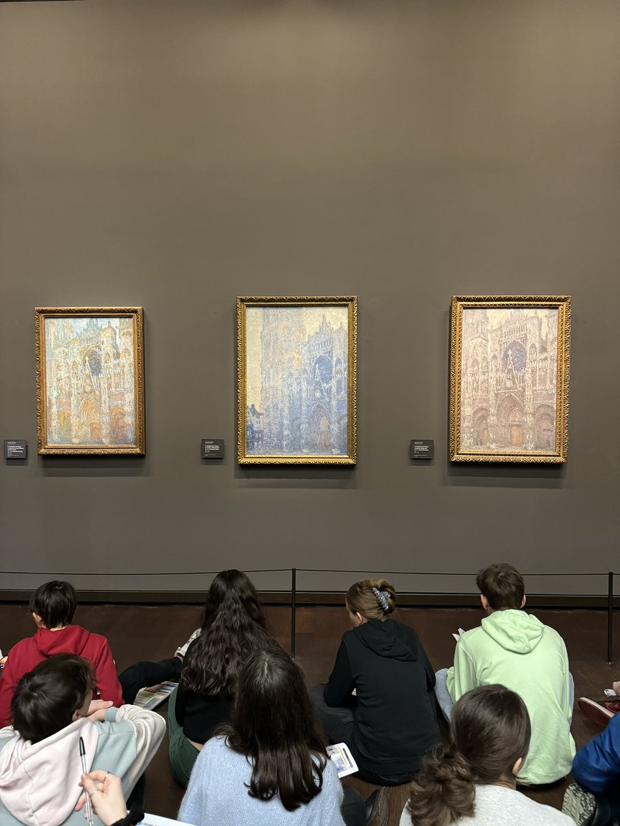 ML_ArtsPla's tweet photo. Replonger dans le Paris du 19eme siècle avec les élèves de quatrième #peac #museedorsay #artsplastiques #histoiredesarts https://t.co/B1BDPjQc4q