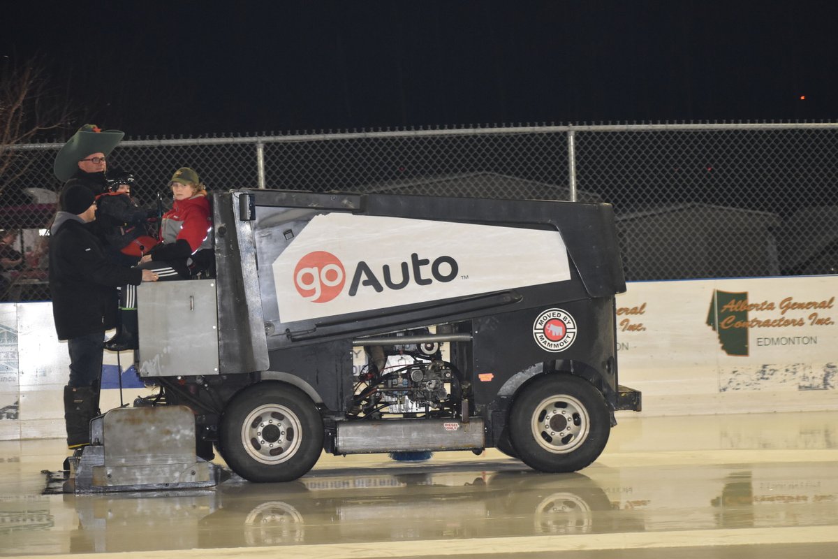 curecancerfnd's tweet photo. Mason has always wanted to ride a Zamboni. 

His dad tells us that every time he is brought to a hockey game, he is fixated on the #Zamboni, without much interest in the actual hockey game. 

Last night at @longest_game, his dreams came true. https://t.co/BbwEZLnjDp
