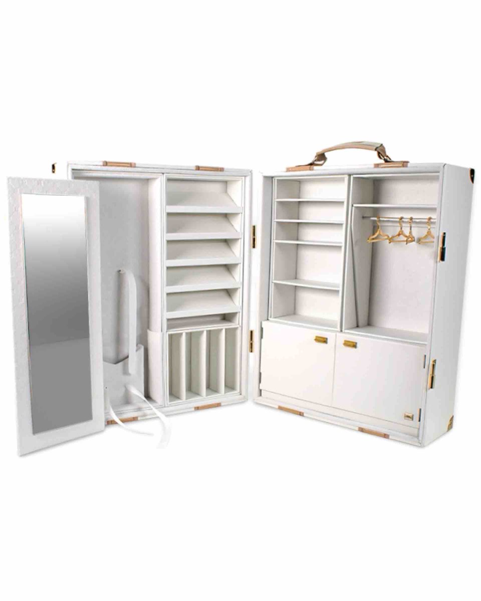 For Day 4 of Dolly-Days, we’re thrilled to introduce a fabulous modular trunk system to display your favorite doll fashions, designed by Alain Tremblay!

Modular Trunk System
IT Direct Exclusive

Available to 2023 W Club members. #IntegrityToys