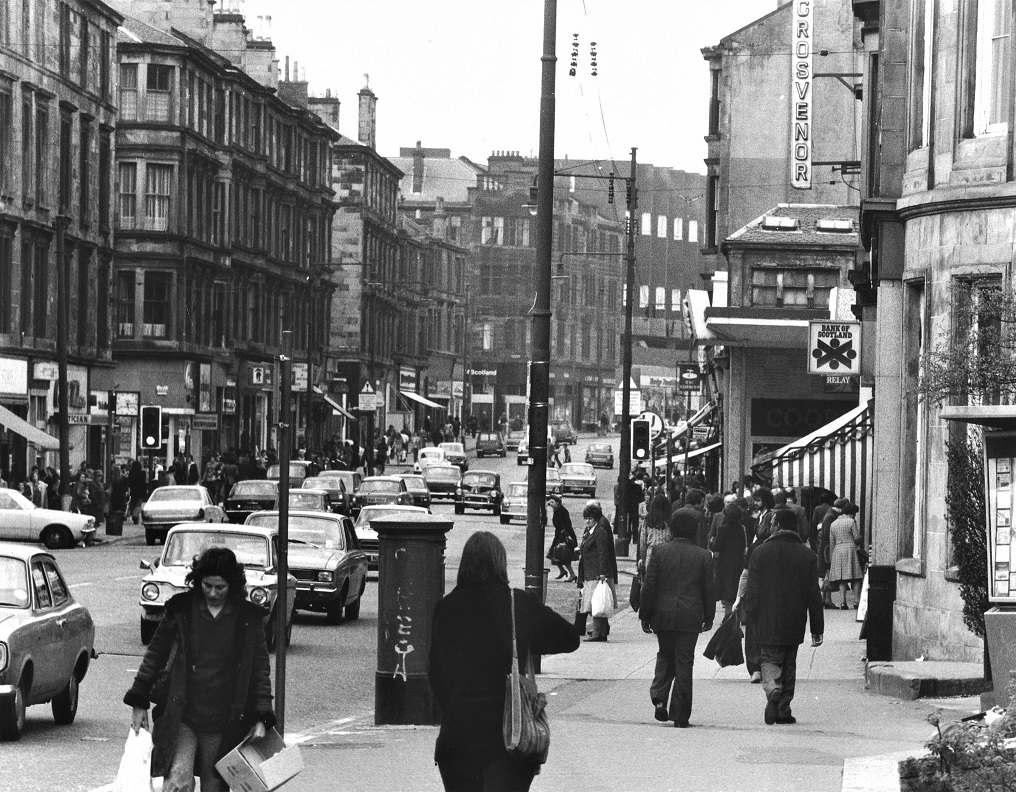 Byres Rd. looking north, #Glasgow 1976.
(Newsquest)