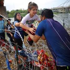 Hey Texas! 🇺🇸🇻🇪

She is NOT a criminal, she is a victim of communism in Venezuela and now a victim of fascist hate in the USA.

#StopXenophobia as much a illegality. No human being is ilegal for migrating! looking for a better future is legitimate.