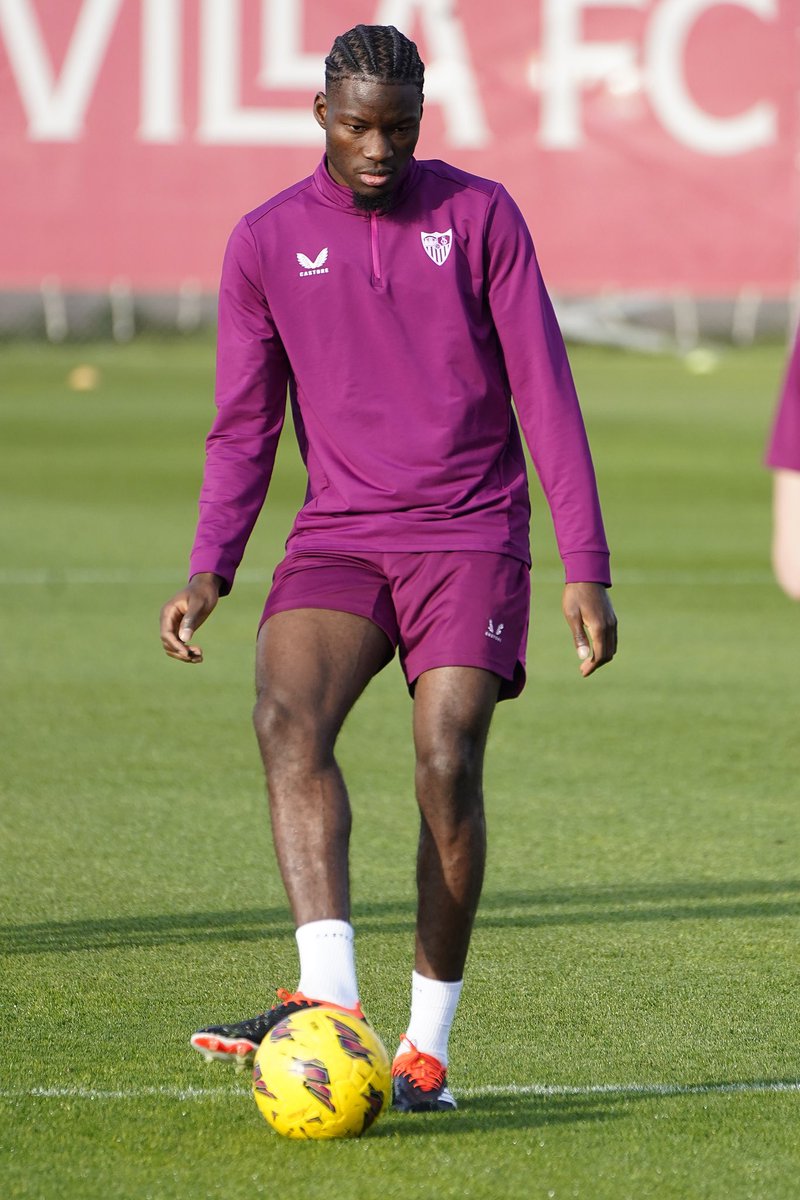 SevillaFC's tweet image. 🔜 #SevillaFCOsasuna