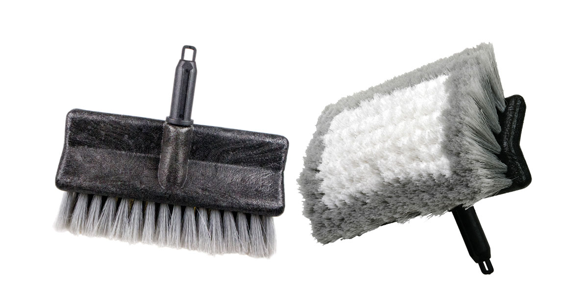 Team a Darlac Soft Brush Head with one of our Swop Top Poles to clean windows, conservatories, greenhouses or high sided vehicles with ease.

Combine with our SpiralFlow Hosepipe and Soap Dispenser for washing and deep cleaning!
darlac.com/product/dp571-…