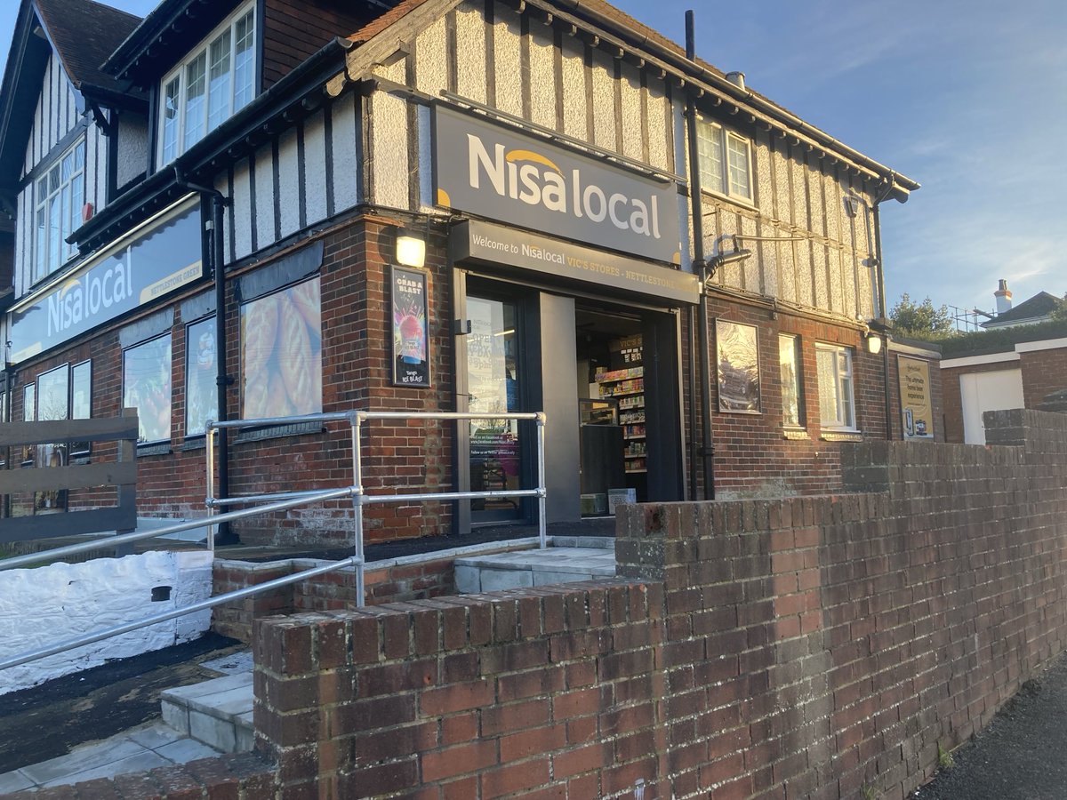 rich_bishop's tweet photo. New store opened today on the Isle of Wight. Great back story, Charles who ran the old Londis over the road for 44 years was chuffed to pass the retail baton on to Pranay and his brand new Nisa. #JoinNisa https://t.co/tMqqvAKPuX