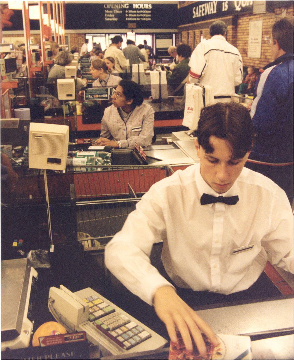 Who remembers Safeway? This photograph was taken by Tony Reeves and is part of a collection of photographs of the town taken in 1995 to celebrate 50 years of Loughton Camera Club. We’d love to know who these store assistants are. Can you help? #Loughton #shopping