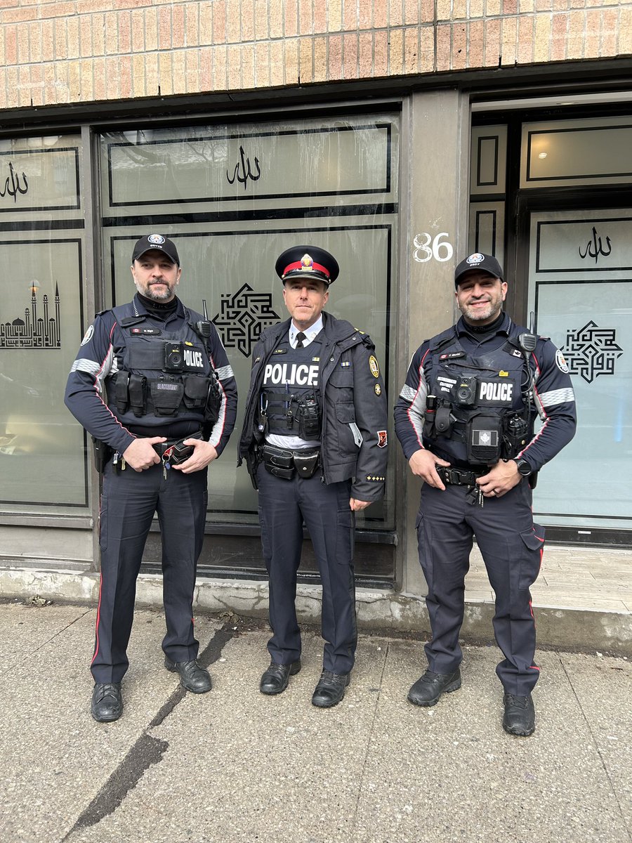 Happening now. I am with our amazing 51 Division Neighbourhood officers, Farzad and Mircea @RpnWatch meeting with our community at Masjid Toronto. 86 Adelaide Street East (at Church St) Please stop by and see us at the Command Vehicle.