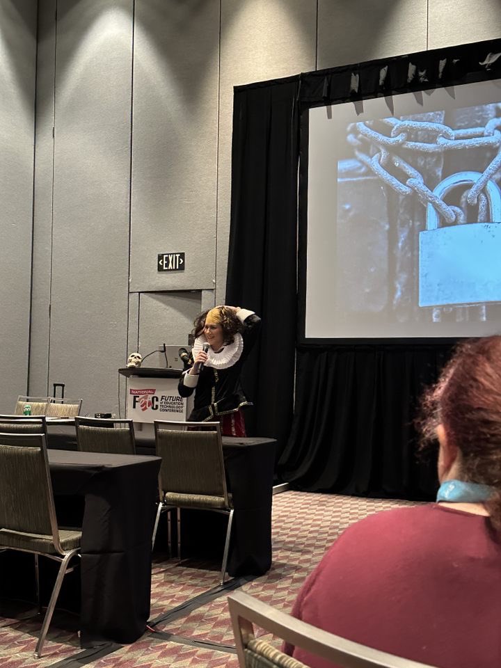 Dusted off my Shakespeare attire this morning! Loved chatting about digital escape rooms and AI at #FETC 🎉🔐