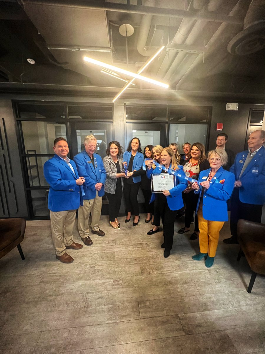 Yesterday, our Ambassadors were invited to celebrate Robert Half's new office space at Second Story Coworking with a ribbon-cutting ceremony. Thank you for inviting us to celebrate and for being such lovely hosts! 🥳
📍223 W. Wall St., Suite 266, Midland, TX 79701