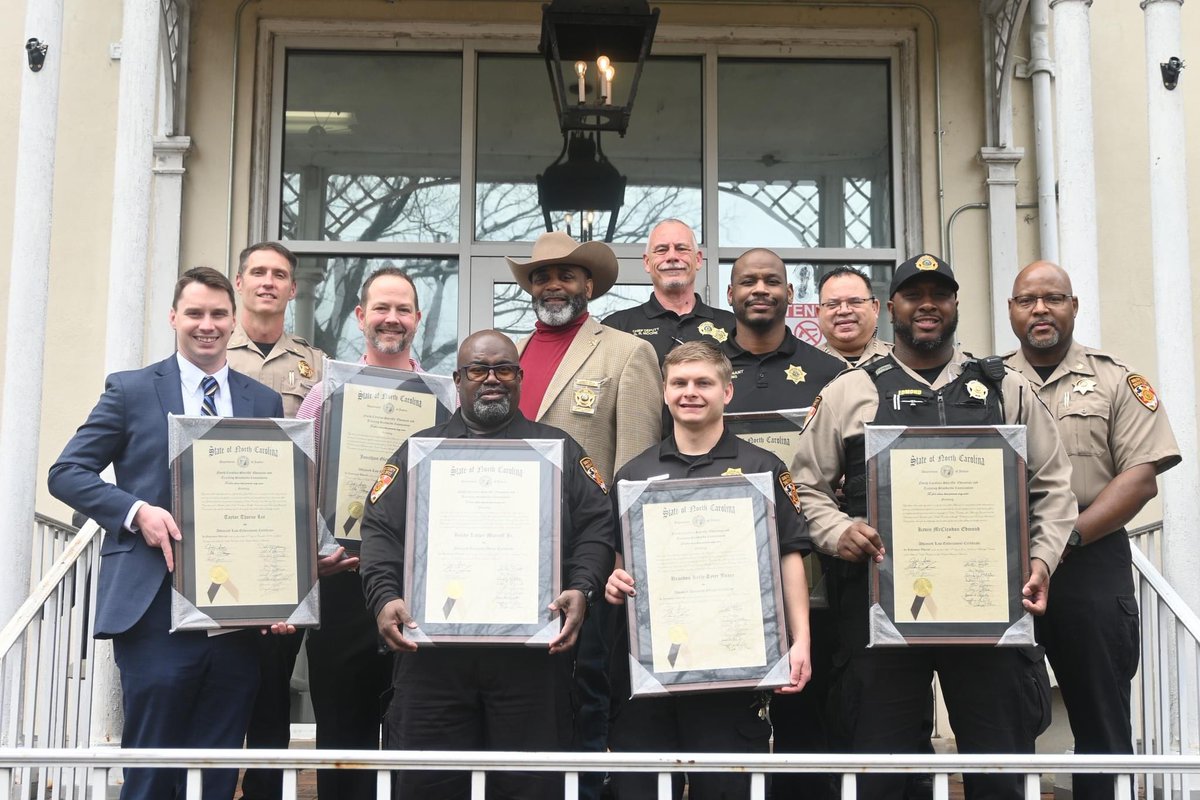 gcsoffice's tweet photo. Please join us as we celebrate these hardworking individuals who were presented with their Advanced Law Enforcement/Detention Officer Certificate!! Thank you for your hard work!! Congratulations!! #GCSO #AdvancedCertification #ExcellenceInService https://t.co/7KVhLnHmV7