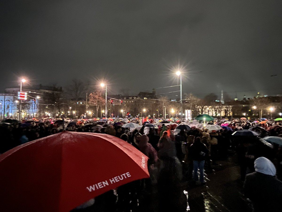 Daniel Landau tweet media