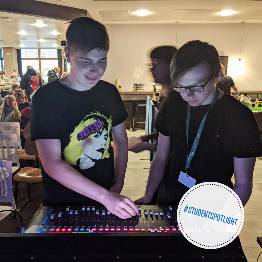 Celtic Connections on Campus is over for another year! A massive well done to everyone involved, including our very talented Audio Technology students who help provide live sound support behind the scenes 🎚 #StudentSpotlight Read the full story ➡️ shorturl.at/fmqHN