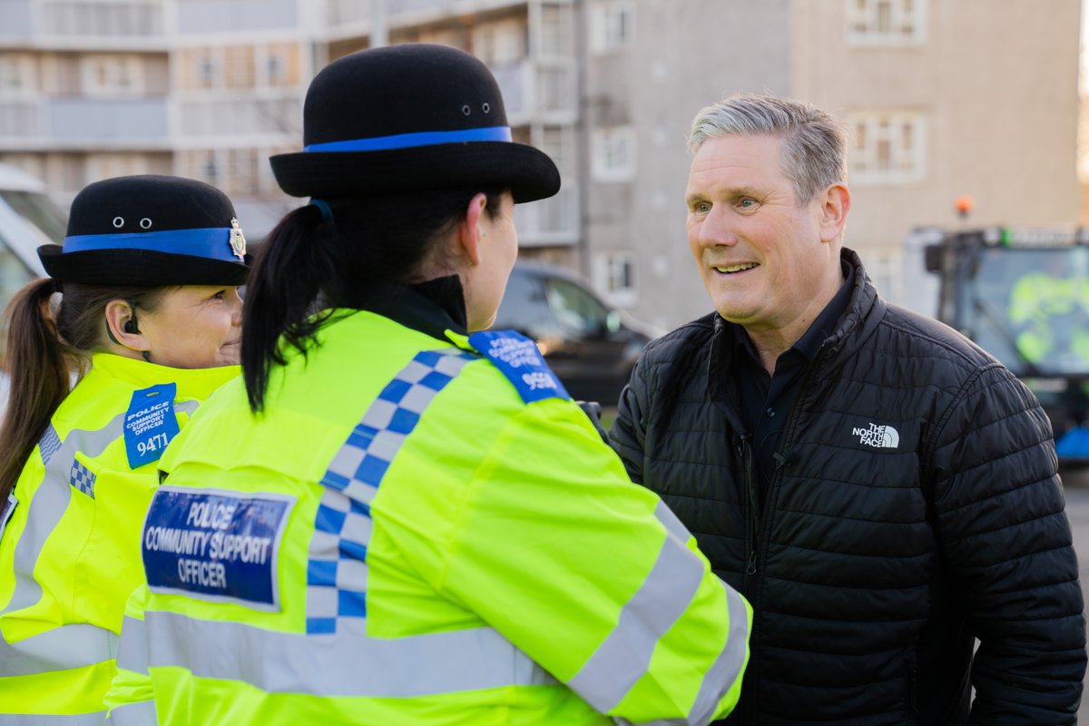 Keir_Starmer's tweet image. Labour will bring respect back to Britain:

✅ 13,000 more neighbourhood police and PCSOs
✅ New Respect Orders to put restrictions on persistent offenders 
✅ Zero-Tolerance Zones in hotpot areas

We will stamp out antisocial behaviour on our streets.