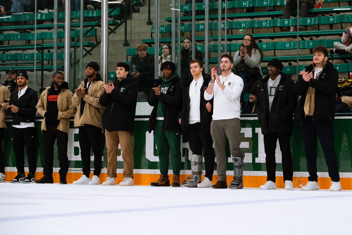 DartmouthFTBL's tweet image. Thank you to the @Dartmouth_MIH for recognizing and honoring us last weekend on our 21st Ivy League Football Championship.

#TheWoods
