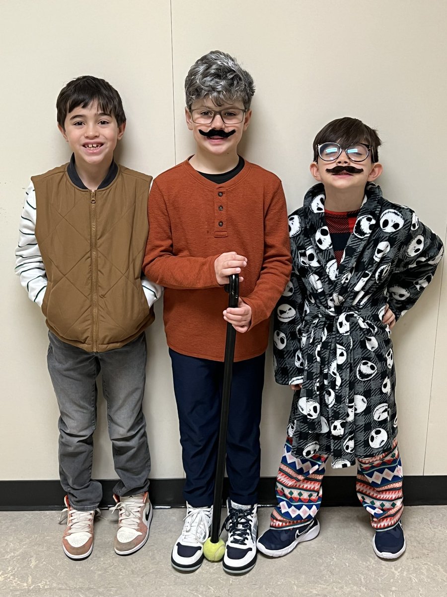 100 days smarter and older! 🤓👵👴🏻🐊