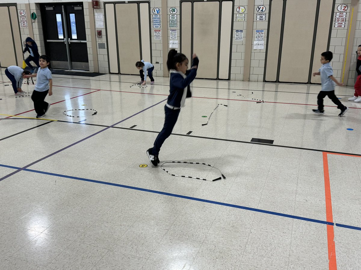 b_physical's tweet image. PE week in review… This week we started working with short jump ropes.  Our beginner jumpers worked on jumping over, around, and through different shapes we made with ropes.  The older student worked on basic and intermediate jumps during class.