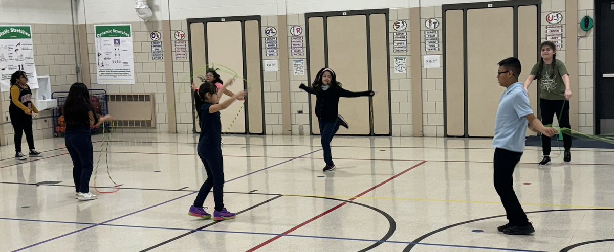 b_physical's tweet image. PE week in review… This week we started working with short jump ropes.  Our beginner jumpers worked on jumping over, around, and through different shapes we made with ropes.  The older student worked on basic and intermediate jumps during class.