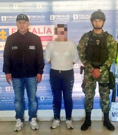 Ejercito_Div5's tweet photo. #EsNoticia Una mujer capturada por reclamar giros producto de extorsiones carcelarias en la ciudad de #Ibagué; resultado operacional de los soldados del @GaulaMilitares de la #SextaBrigada y la @FiscaliaCol

#ContundenciaOperacional https://t.co/73tiXX8mwR