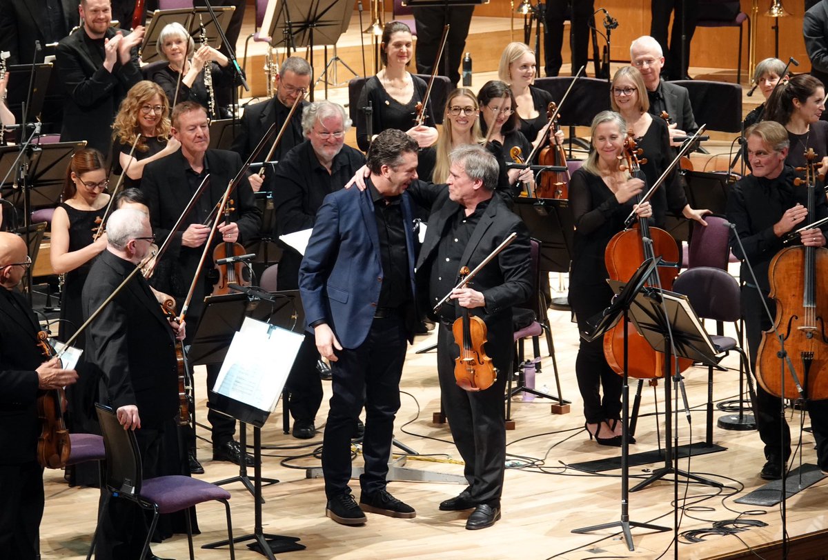 ..and a special highlight in this concert was to playconduct the UK #premiere of brilliant compatriot and friend @_sfagerlund's gripping 'Helena's Song' 🎻💎@EditionPetersUK @EditionPeters @finlandinuk @musicfinland Tonight's broadcast will stay available for some time @BBCRadio3