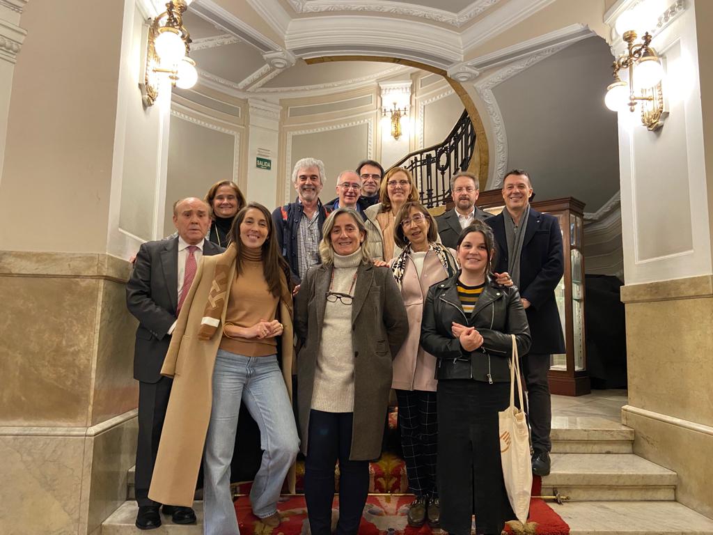FES_Sociologia's tweet photo. El Consejo Territorial de la FES, que agrupa a las asociaciones territoriales de sociología federadas, se ha reunido hoy en Bilbao en una jornada intensa de trabajo. Gracias a tod@s por vuestra implicación y nuestro agradecimiento a la asociación vasca por su acogida. https://t.co/DTONzbiRC2