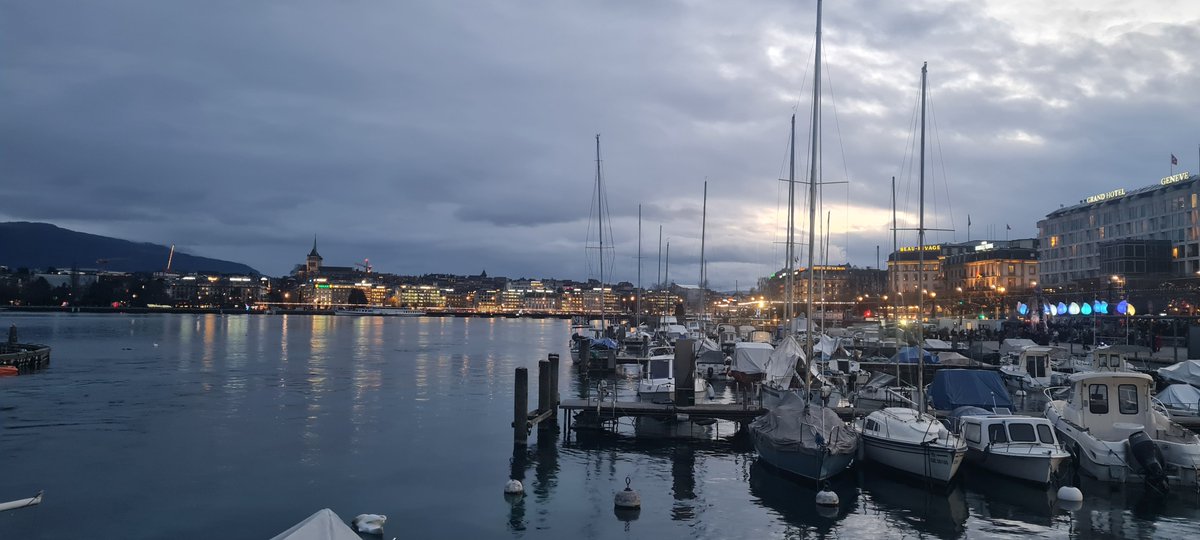 MrsGillJTHS's tweet photo. Cheese fondu overlooking Lake Geneva tonight @emcfarlane_  @MrWilliamsSc1 https://t.co/DgOo2VUzAM