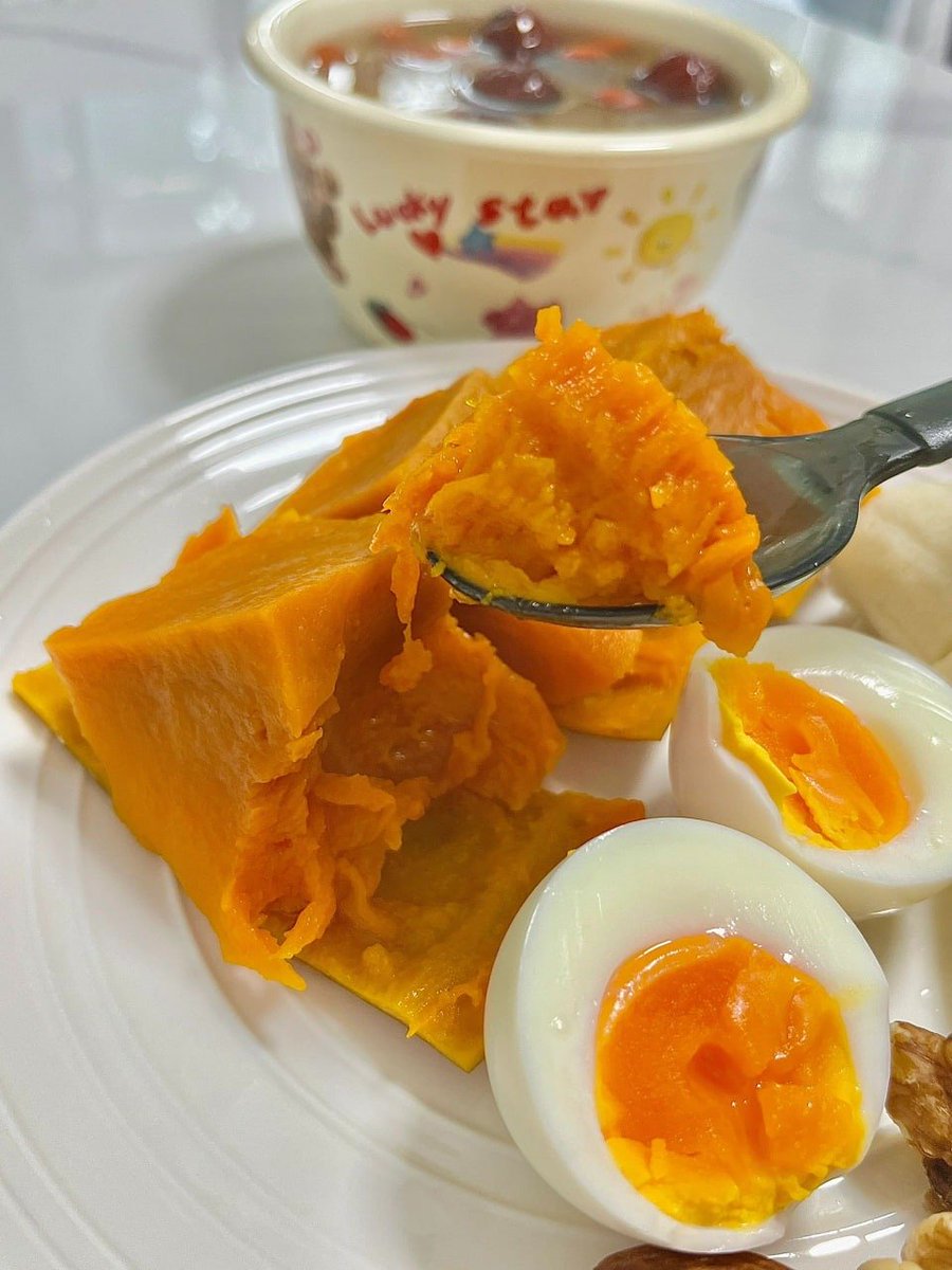 Pumpkin eggs with some red dates and white fungus soup are a perfect match. You can also try it.🥰🙃🌹