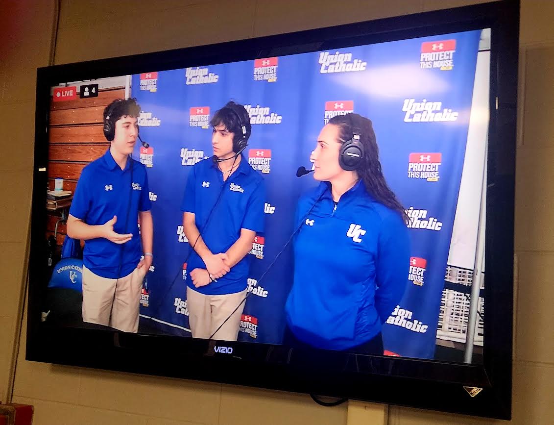 Love my vists to <a href="/unioncatholichs/">Union Catholic HS</a> to not only see the <a href="/UCLadyVikings/">Coach Jacquelyn Dyer</a> play for Coach Dyer...just over the top
enjoy watching this school embrace and support the
media/production career

They stream every game with with a 3 man announcing team overseeing the court (pic below) along