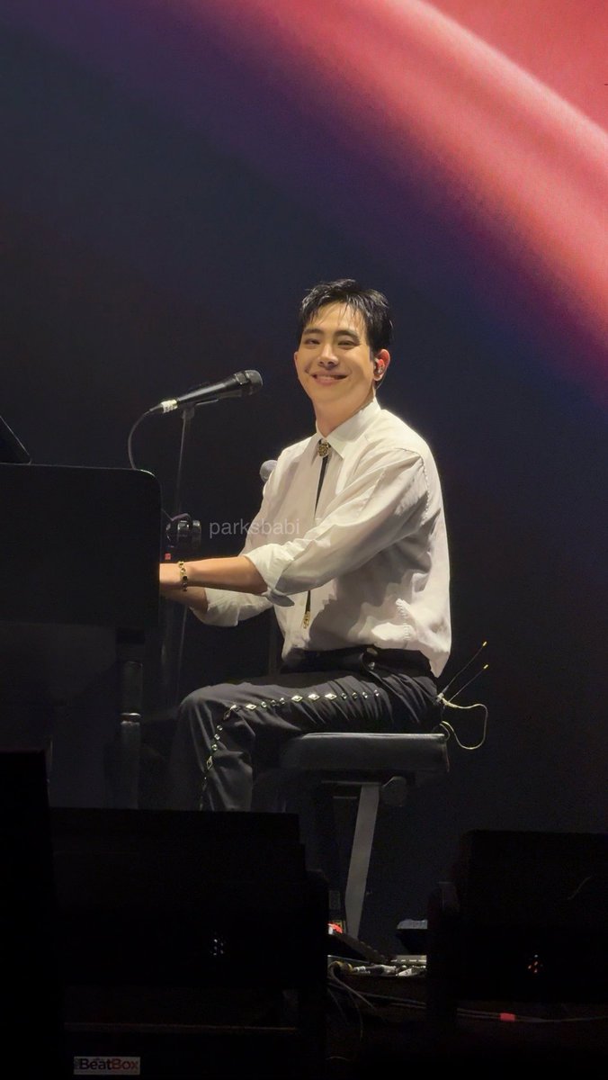 parksbabi's tweet image. I love your smile, @parclassic. 🥺

#더로즈 #DawnToDuskInManila
#DawnToDuskTourInManila