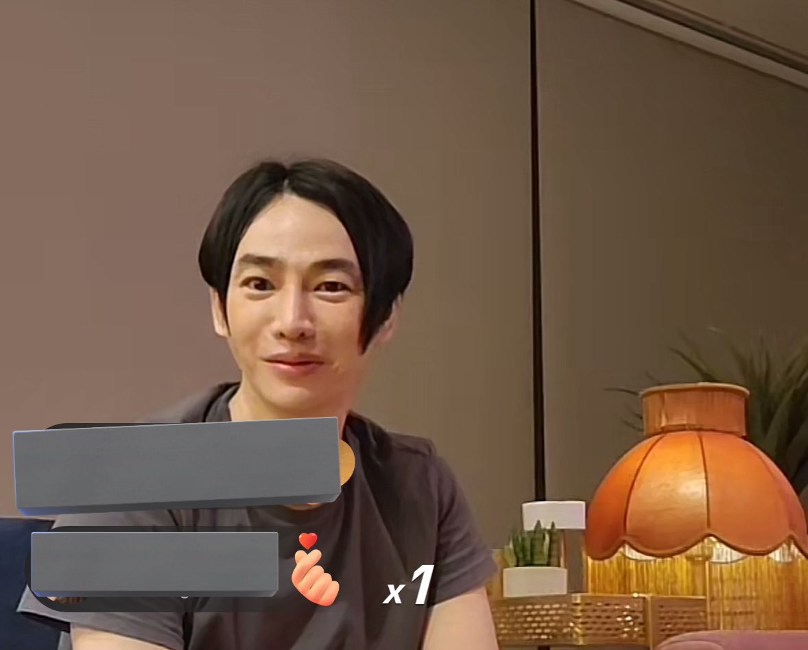 photobytoey's tweet photo. ขอโทษที่เห็นเมนเจ็บ แต่เราขำทั้งไลฟ์ 
คนอะไร���คตรกวน 🤣🤣 #เป๊กผลิตโชค https://t.co/BeWWKF5orE