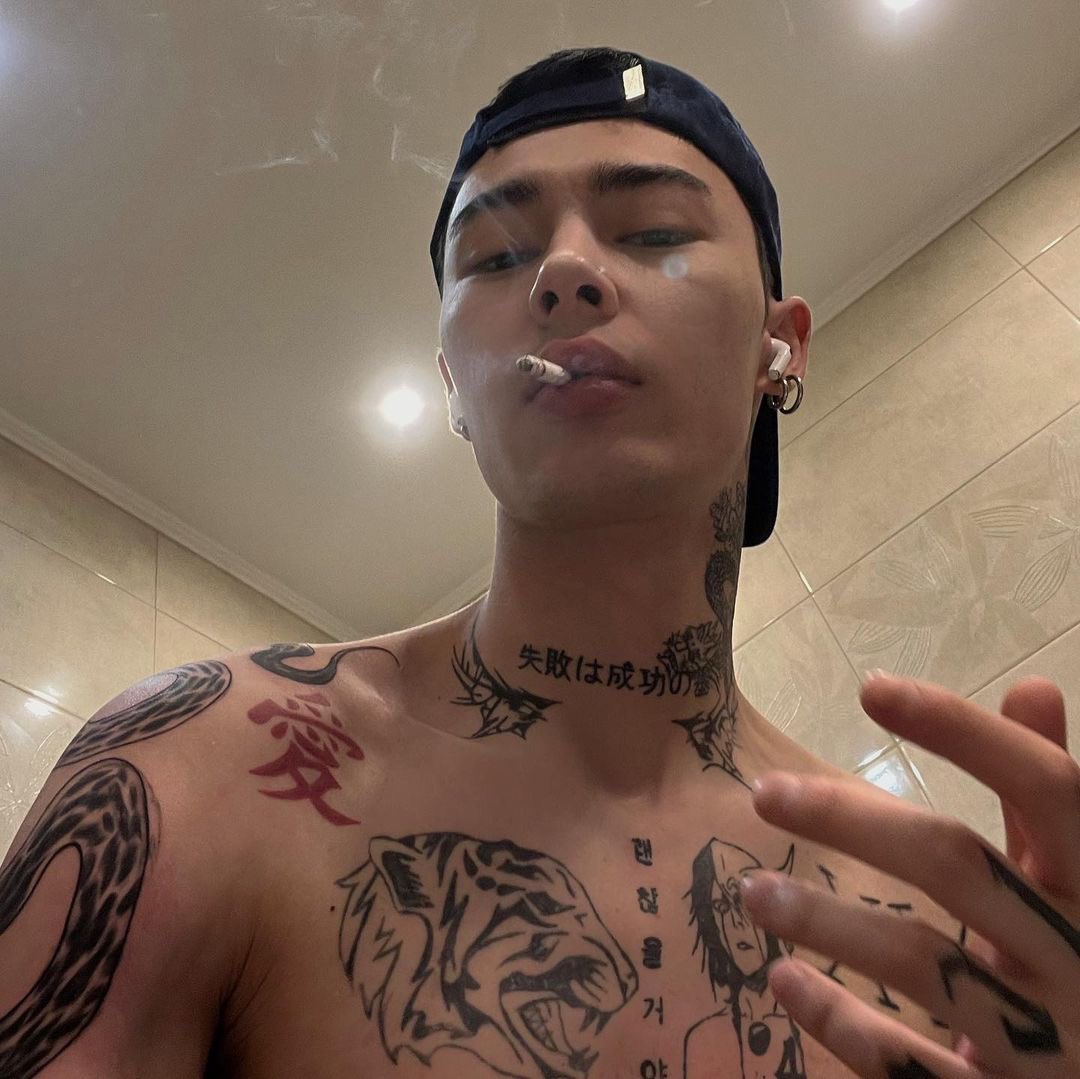 no one's around to judge me.