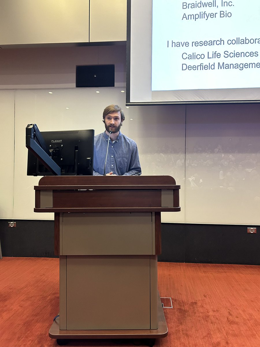 We are pleased to welcome Dr. Todd Golub back to @UChicago to speak about his work in cancer precision medicine @broadinstitute at a seminar co-sponsored by @UChicagoCCB and @UCCancerCenter. (Speaker Intro by Will Phillips) @UChiPritzker