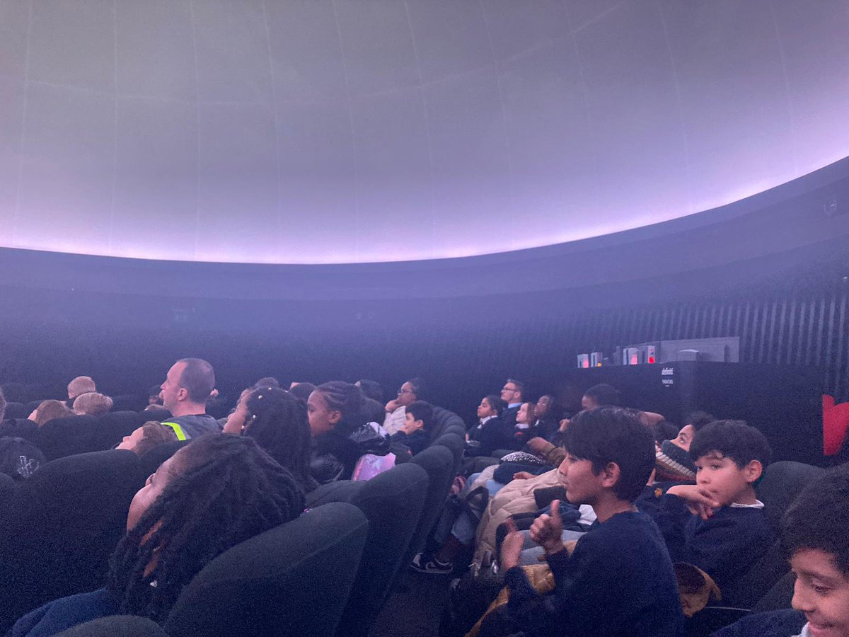 Year 5 Scientists in action at @ROGAstronomers this week 🕛☀️🌔🚀🧭