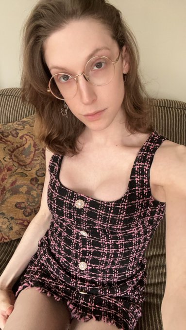 Sometimes I have business meetings💋💝✨ https://t.co/DtVnXWZCQw