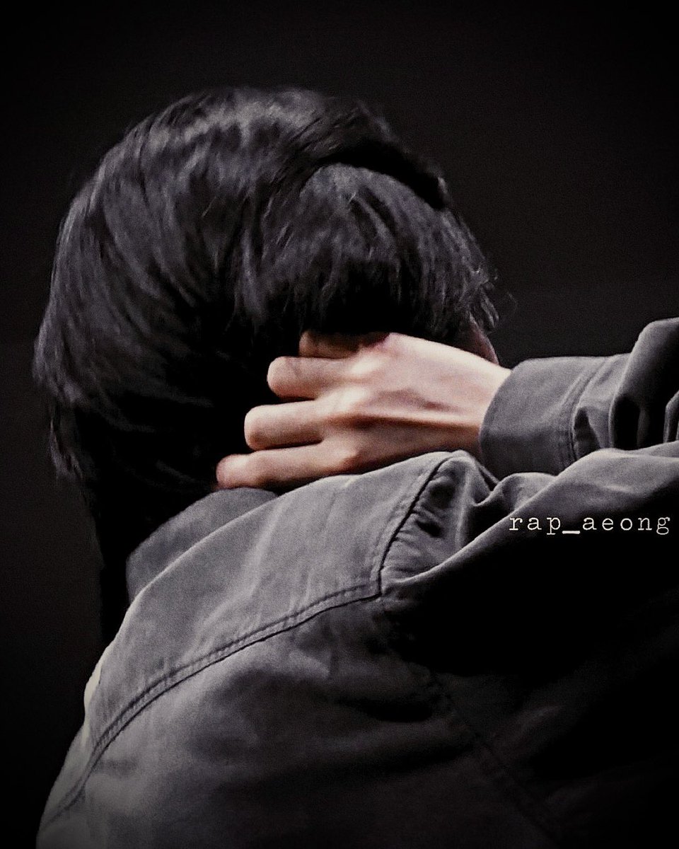 َ (@glosshands) on Twitter photo 