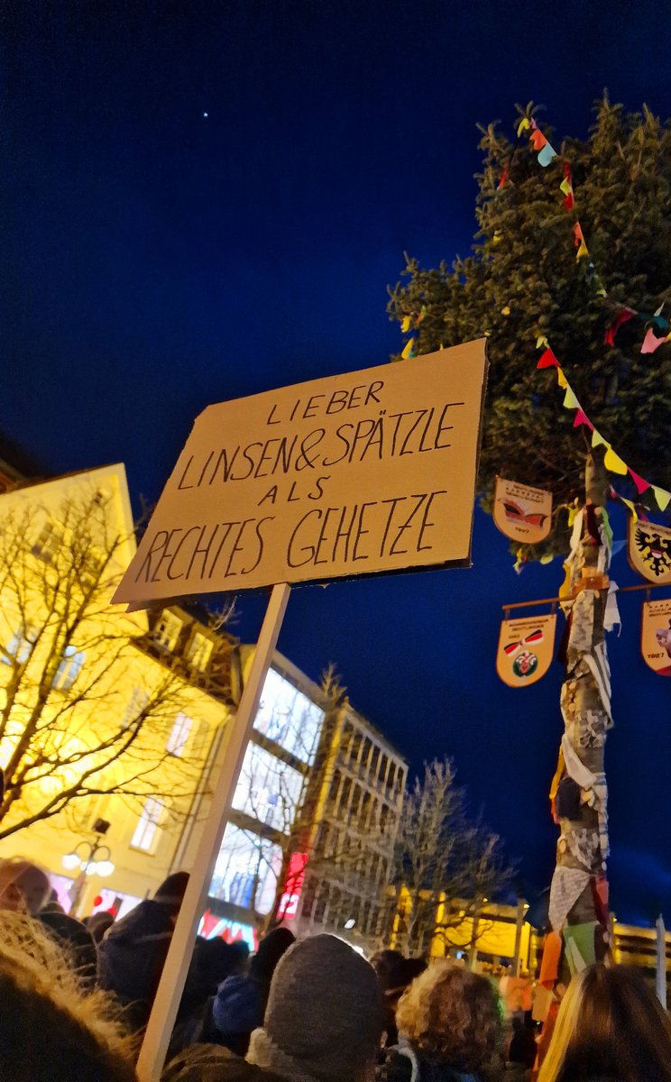brotstapler's tweet image. Lieber Linsen &amp;amp; Spätzle als rechtes Gehetze!
#Reutlingen #fckafd #lautgegenNazis #rechteWellebrechen